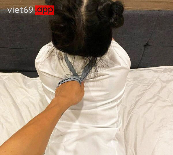 Ảnh 4 của Lộ clip sex cặp đôi du lịch Phú Quốc chịch từ trong rừng cho tới khách sạn