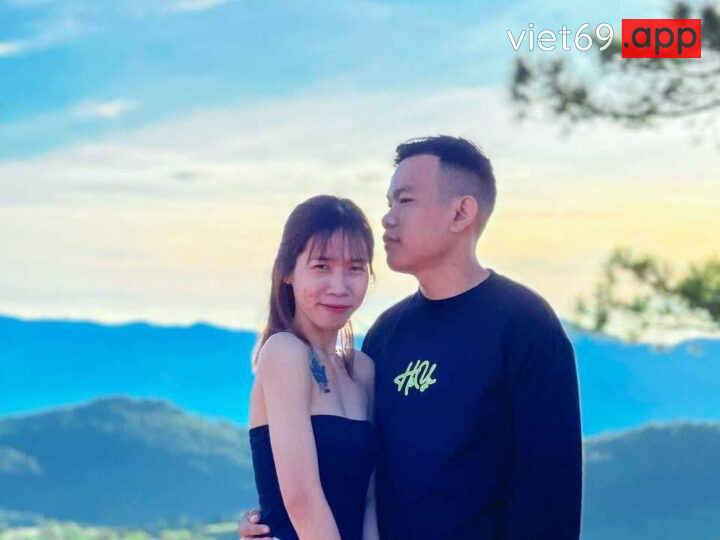 Ảnh 3 của Lộ clip sex cặp vợ chồng đụ khẩu dâm trên ghế tình yêu