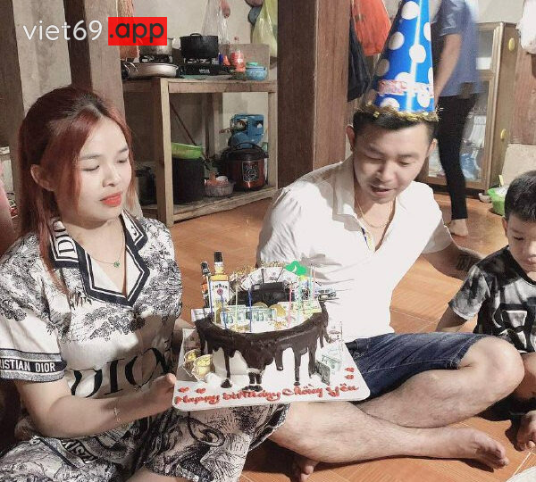Ảnh 2 của Lộ clip sex cặp vợ chồng vùng cao chịch vợ sướng rên la (Full Clip + Pic)
