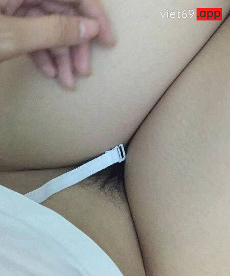 Ảnh 6 của Lộ clip sex em học sinh đeo kính mặc áo dài địt với bạn trai (Full Clip + Pic)