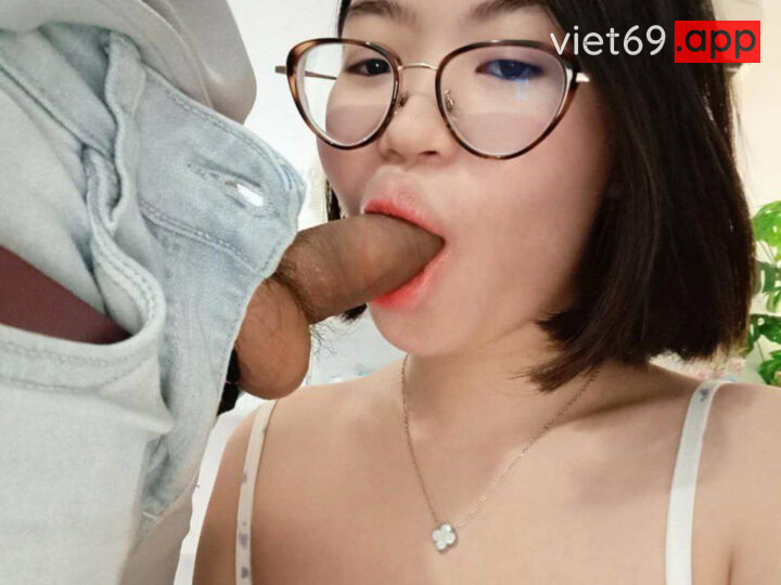 Ảnh 5 của Lộ clip sex Em rau văn phòng kính cận dâm đãng cosplay đủ loại (Full Clip + Pic)