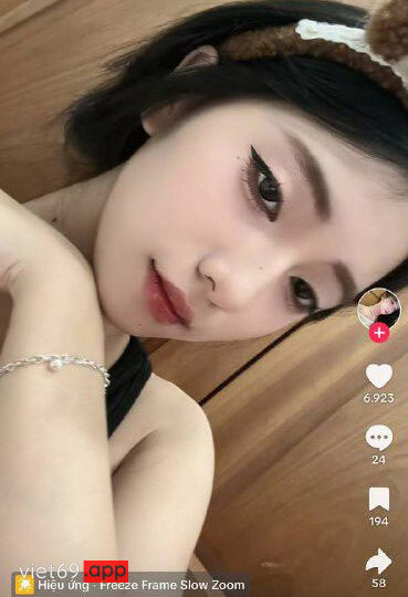 Ảnh 16 của Lộ clip sex Em Trinh đây bướm múp thủ dâm rồi bị đụ