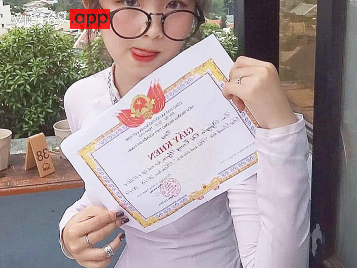 Ảnh 18 của Lộ clip sex Hot IG Nguyễn Uyên Trang 40k follow (Full Clip + Pic)