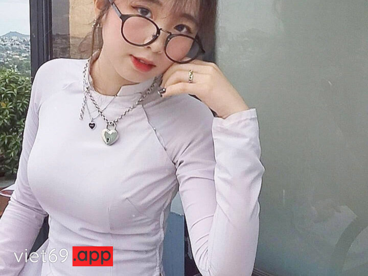 Ảnh 19 của Lộ clip sex Hot IG Nguyễn Uyên Trang 40k follow (Full Clip + Pic)