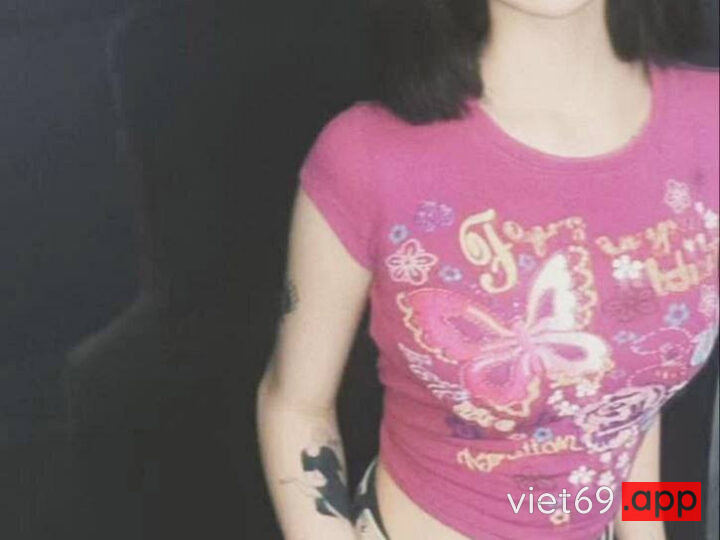 Ảnh 13 của Lộ clip sex Hot IG Nguyễn Uyên Trang 40k follow (Full Clip + Pic)