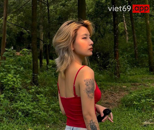 Ảnh 8 của Lộ clip sex Nguyễn Minh Hạnh mông to nhấp sướng không tả nổi (Full Clip + Pic)
