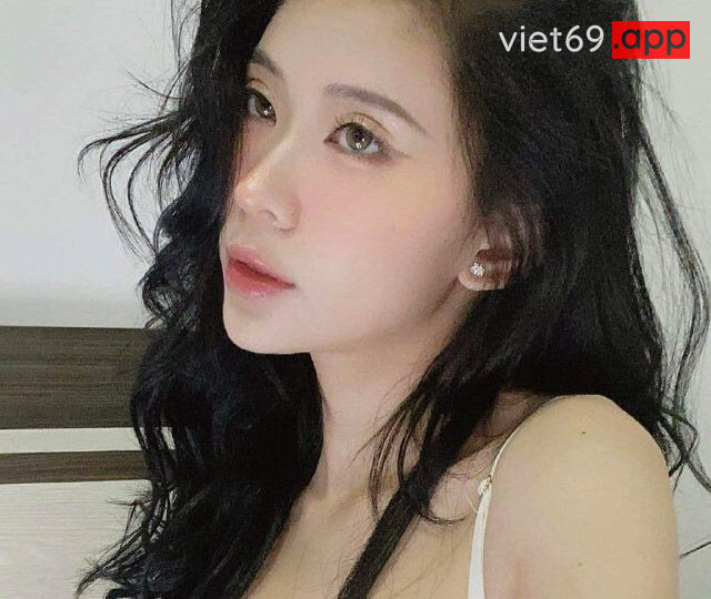 Ảnh 3 của Lộ clip sex Nguyễn Vy cu găm bi như thế này em đụ mới sướng
