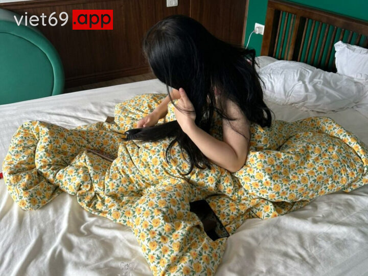 Ảnh 1 của Lộ clip sex Tiktoker dâm xinh yêu làm SGBB bị bố đường chịch rên la thảm thiết