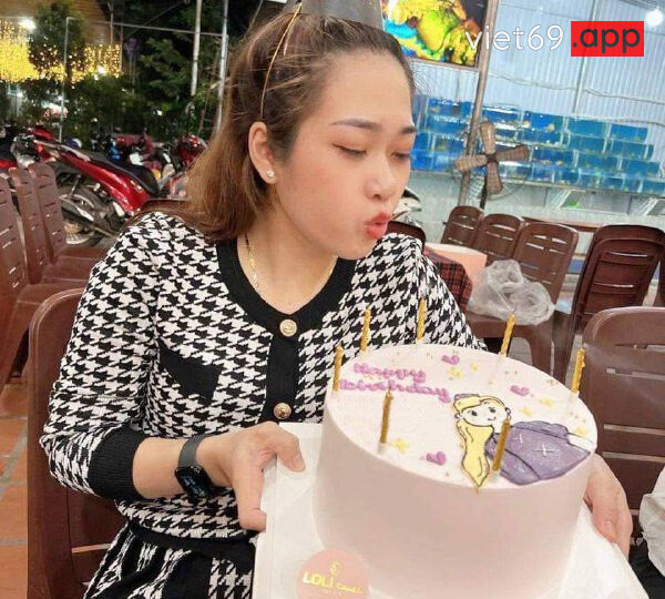 Ảnh 10 của Lộ clip sex Vợ xinh dâm lồn múp thích được chồng đụ BDSM – Phần 1