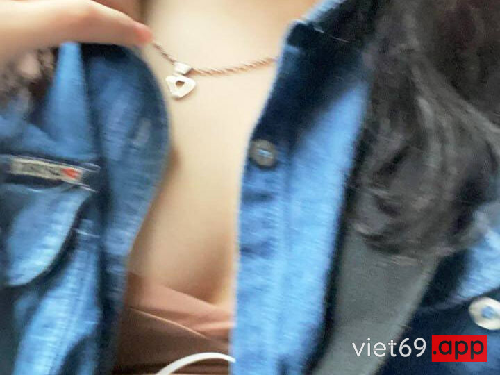 Ảnh 12 của Siêu phẩm Chịch em gái dâm dục với quả body cực nuột vú lồn đẹp rên sướng không che (Full Clip + Pic)