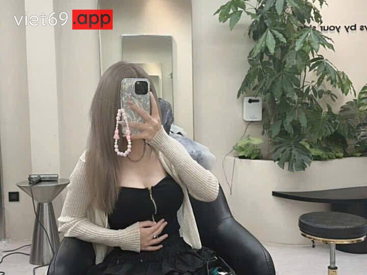 Ảnh 6 của Siêu phẩm Trà My 2k7 thích BDSM bị người yêu chơi mạnh bạo vừa địt vừa đánh đỏ cả vú