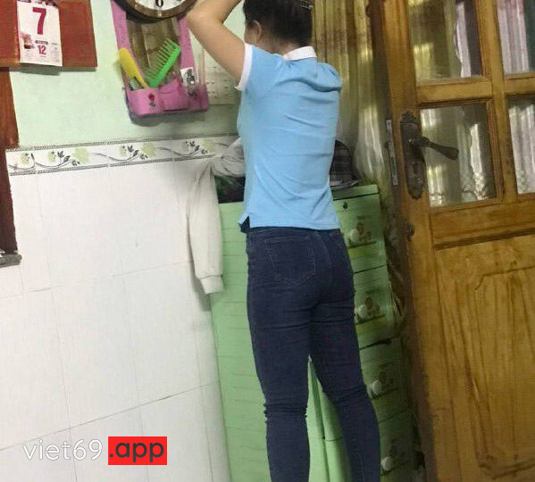 Ảnh 7 của Thanh niên xăm trổ địt mạnh vào chiếc lồn dâm của vợ