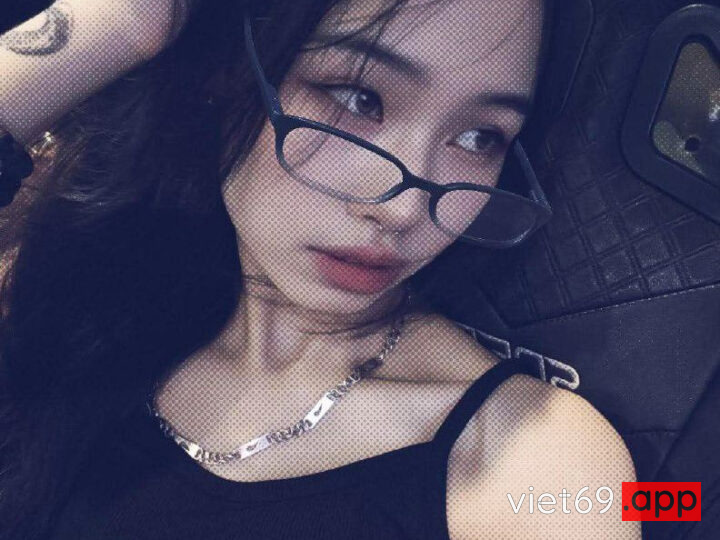 Ảnh 9 của Vén váy em lên mà đụ không kịp cởi quần