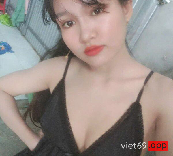 Ảnh 26 của Vợ đang ngủ say chồng vạch quần ra địt cho đỡ nứng – Phần 2 (Full Pic + Clip)