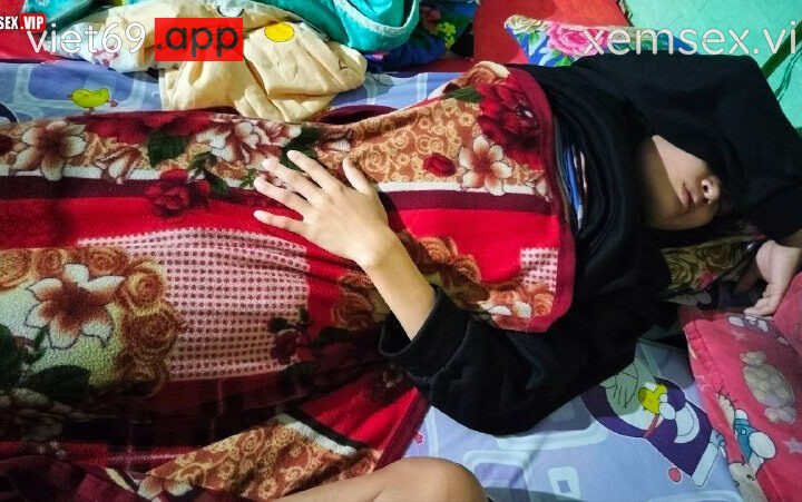 Ảnh 14 của Vợ đang ngủ say chồng vạch quần ra địt cho đỡ nứng – Phần 2 (Full Pic + Clip)