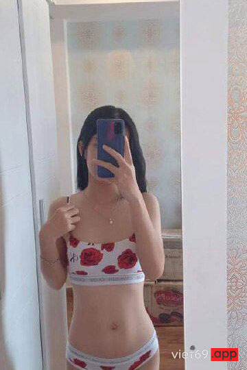 Ảnh 4 của Vợ trẻ đam mê bạo dâm BDSM thích nhét buồi tận họng địt cả 2 lỗ (Full Clip + Pic) – P2