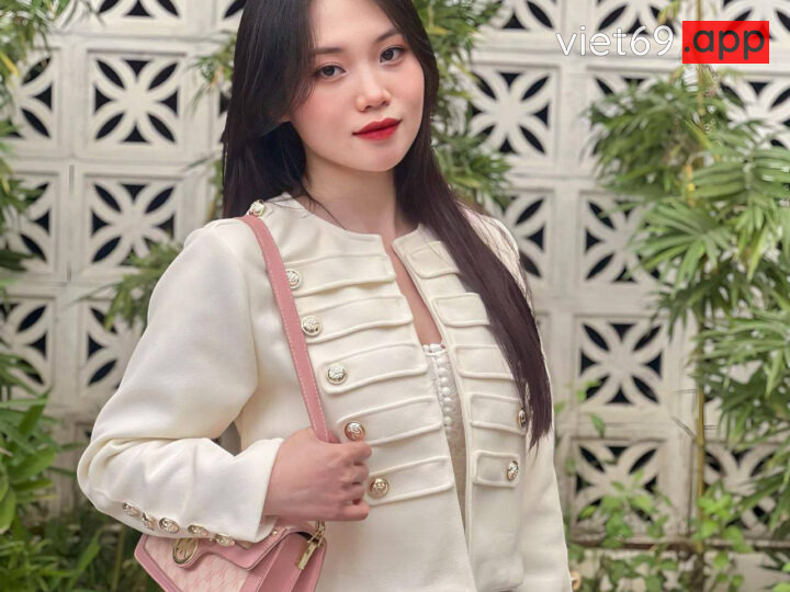 Ảnh 12 của Vừa địt vừa vỗ bím làm em sưng lồn (Full Clip + Pic)